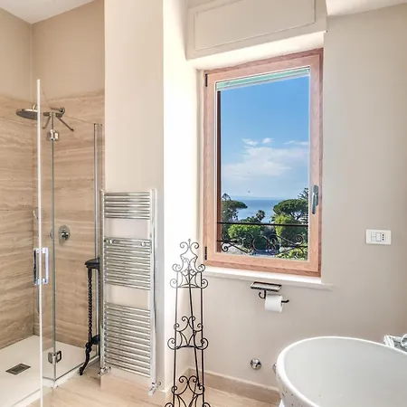 Appartement La Musica In The Heart Of Sorrento, 100 M From Station