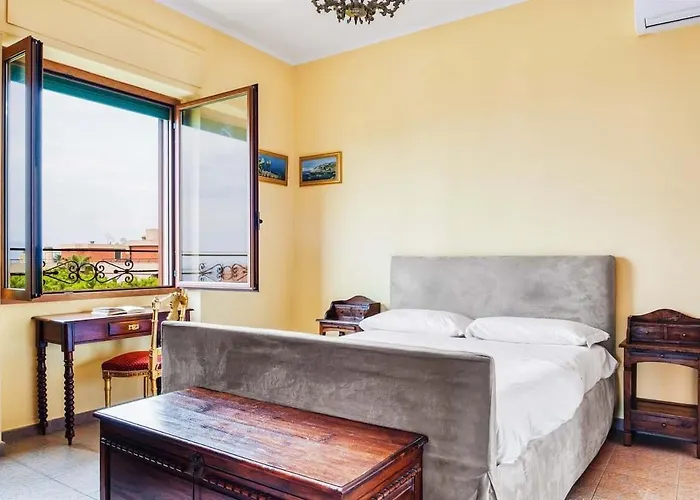 La Musica In The Heart Of Sorrento, 100 M From Station *